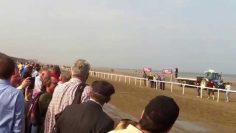 Horse racing on the beach – Laytown race – Ireland